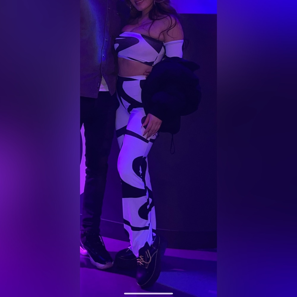 Black and White Swirl Set